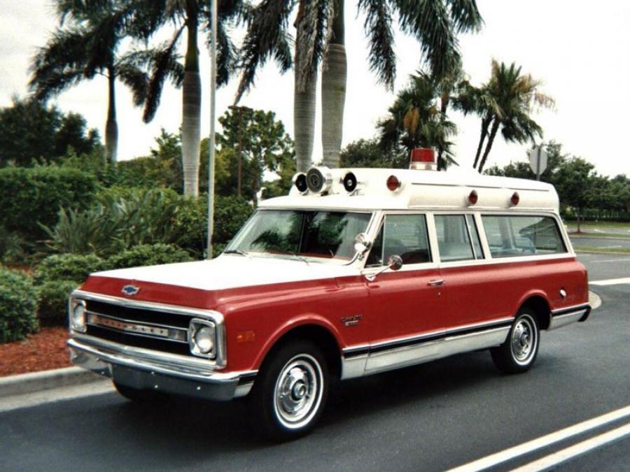  Chevrolet C10 Suburban Ambulance 1969 года  (фото 1 из 2)